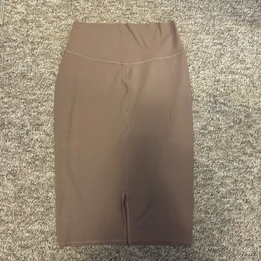 Lululemon Nulu high rise midi skirt in taupetastic - Picture 2 of 7